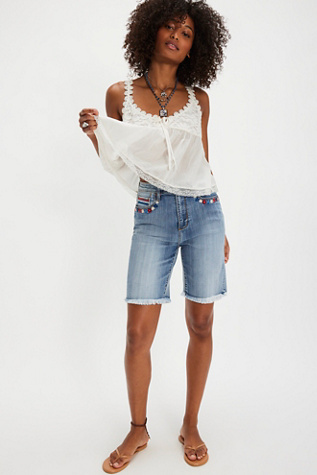 Driftwood Sandy Bermuda X Floral Shorts product page