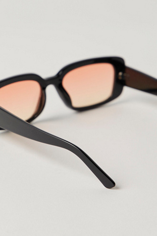 Женские солнцезащитные очки Free People Frankie Rectangle Sunglasses, цвет: Чёрный — фото 4