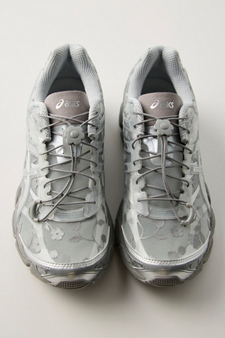 ASICS GEL-CUMULUS 16 SSCB Sneakers product page