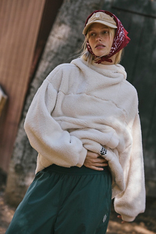 Scout It Out Fleece Pullover
