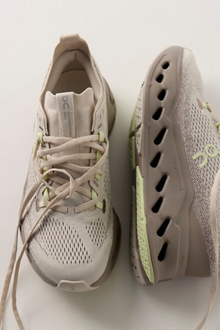 On Cloudsurfer Max Sneakers