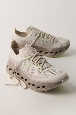 On Cloudsurfer Max Sneakers