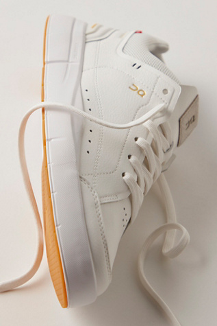On Roger Centre Court Sneakers