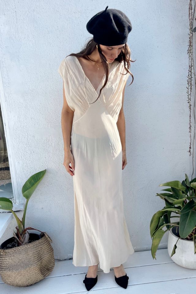 Vintage sold 30s Cream Slip