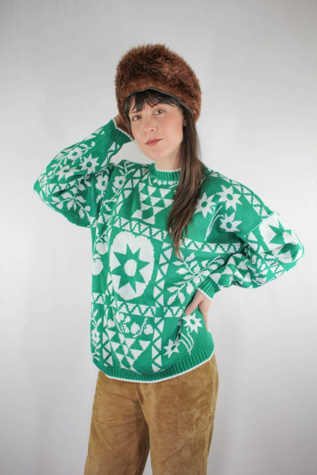 Vintage Pennsylvania Dutch Print Green Pullover Sweater Selected By Moons + Junes Vintage