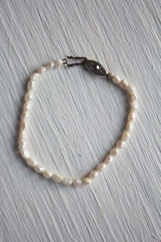 Женские браслеты Moons + Junes Vintage Freshwater Baroque Pearl Selected, цвет: Слоновая кость — фото 3