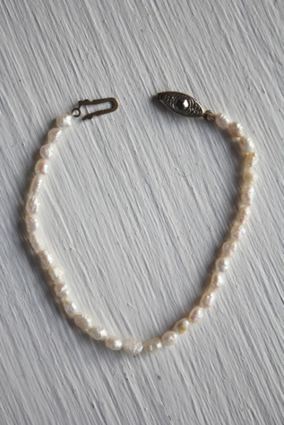 Женские браслеты Moons + Junes Vintage Freshwater Baroque Pearl Selected, цвет: Слоновая кость — фото 4