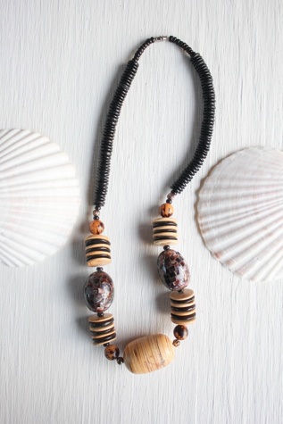 Женские колье Moons + Junes Vintage Abalone Bohemian Wooden Beaded Selected, цвет: Разноцветный — фото 2