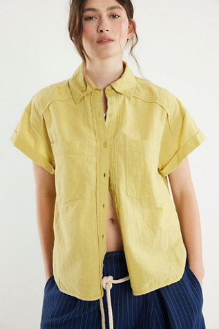 We The Free Firefly Linen Top en Lemongrass, pour femme chez Free People