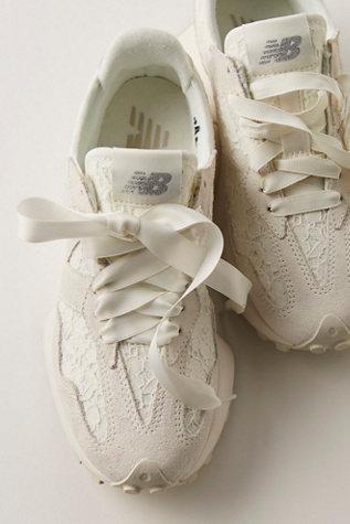 New Balance 327 Lace Sneakers