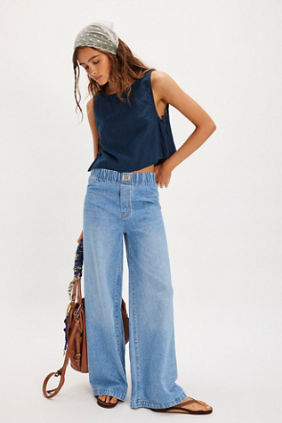 Snacks! by MOTHER The Kitchen Drawer Skimp Jeans at Free People in Light Wash, Size: S