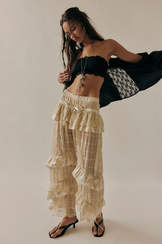 Belle Ruffle Pants by Free People in White, Size: M