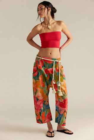 We The Free Lunan Printed Crop Harem Jeans en Tropical Combo, pour femme taille: XS chez Free People