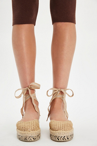 Beachcomber Wrap Espadrilles by Free People in Tan, Size: US 6