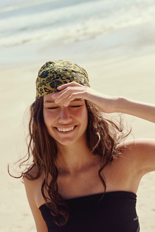 Essential Triangle Bandana product page