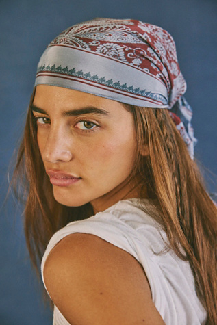 Essential Triangle Bandana product page