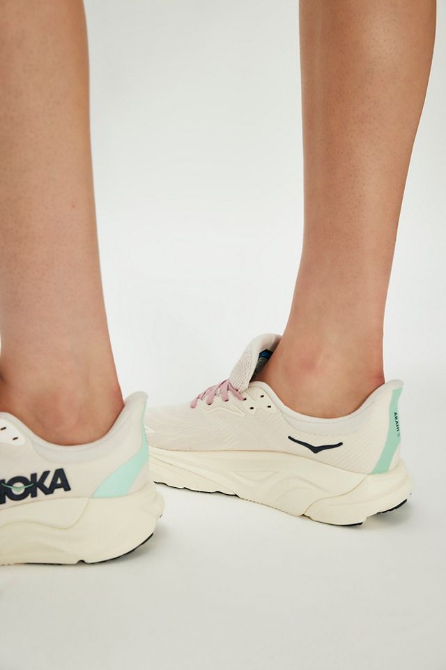 HOKA® Arahi 8 Trainers #2