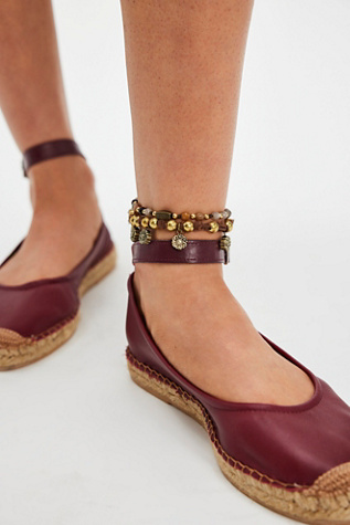 Ariana Ost Tamar Anklet at Free People in Bitter Espresso
