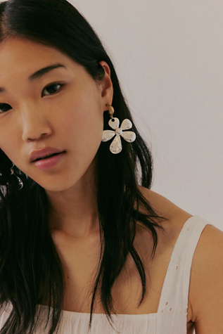 Mod Flower Earrings