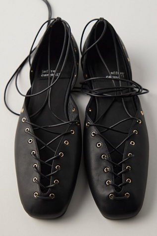 Lauren Laced Flats par Jeffrey Campbell en Black, pour femme taille: US 8.5 chez Free People