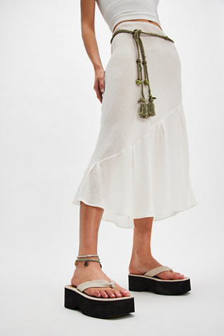 Vero Thong Platform Sandals at Free People in Natural, Size: US 9