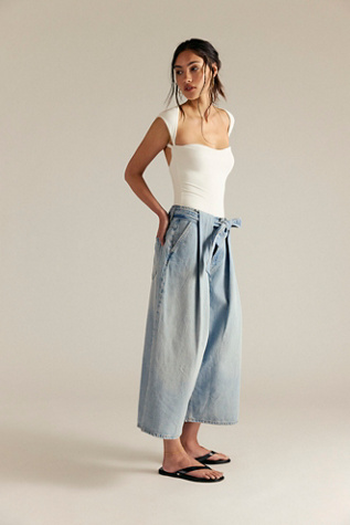 We The Free High Tide Belted Crop Jeans at Free People in Light Wash, Size: 27