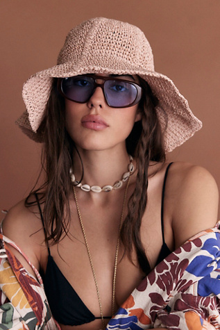 Women display picture 1