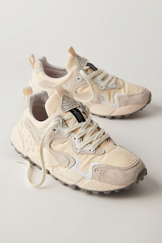 Rulis Sneakers