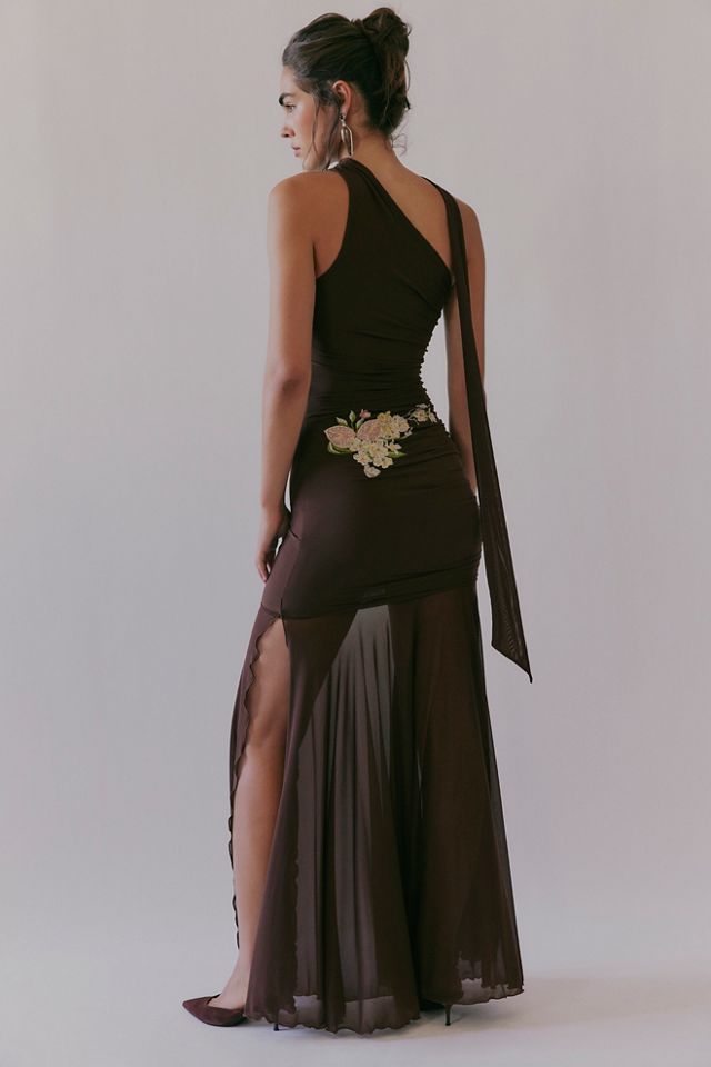 Robe Saemdi brodée à une épaule #1
