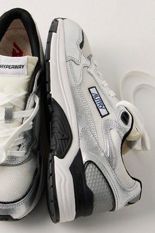 Autry Hyperway Low Top Sneakers