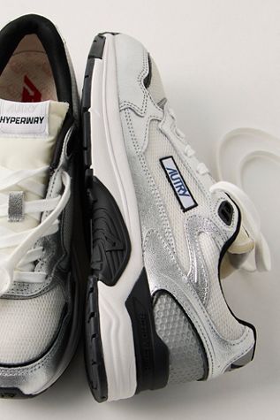 Autry Hyperway Low-Top Sneakers