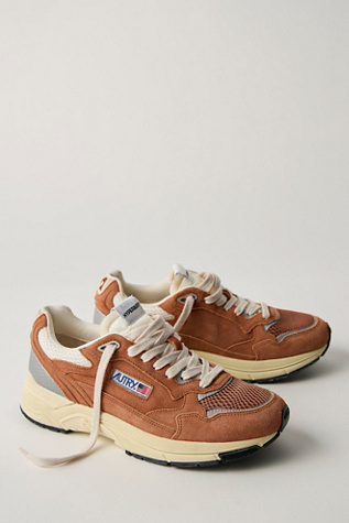 Baskets basses en daim Autry Hyperway