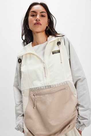 Женская куртка L.L.Bean Mountain Classic Anorak, цвет: Paperwhite / Putty — фото 3