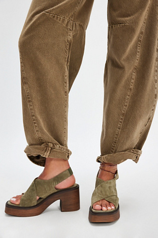 Cora Platform Clogs