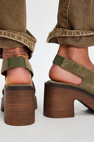 Cora Platform Clogs