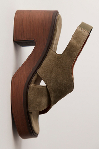 Cora Platform Clogs