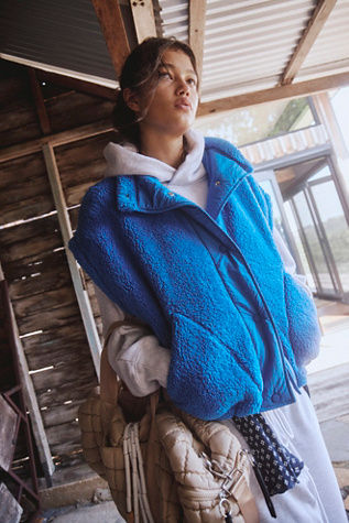 Good Feels V-Neck Mini