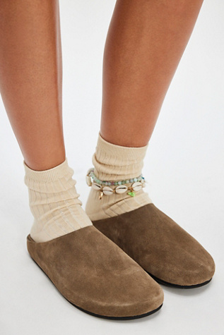 Mules At The Door par Jeffrey Campbell en Light Khaki Suede, pour femme taille: US 7.5 chez Free People