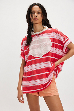 We The Free Maui Tee en Red Combo, pour femme taille: S chez Free People