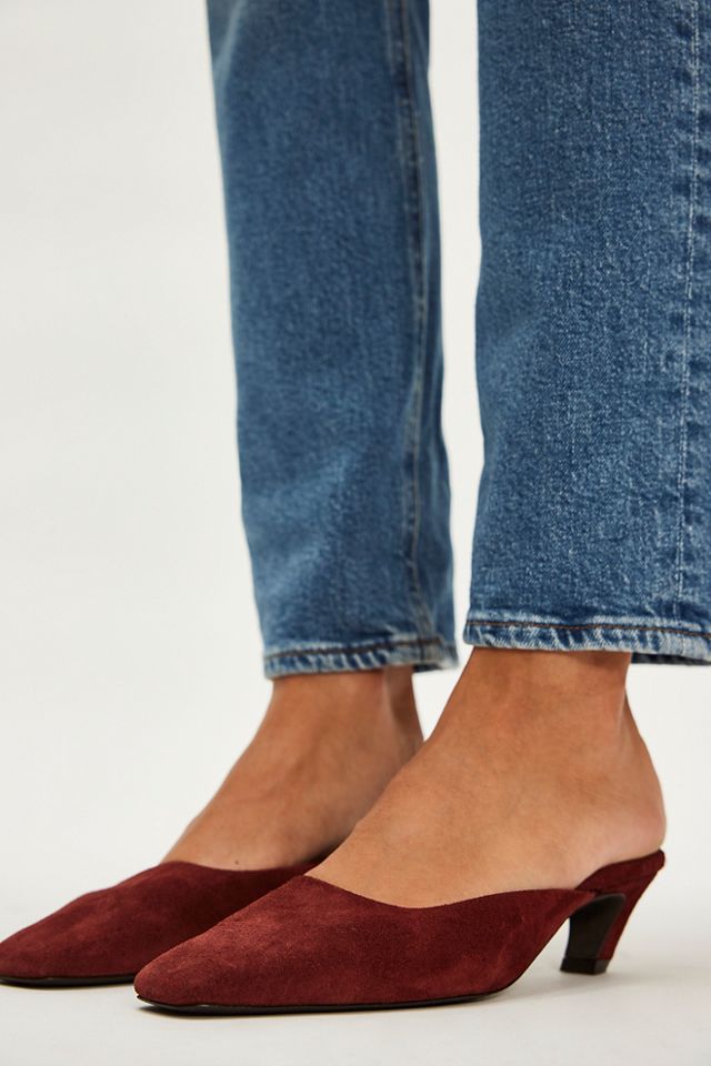 Avenue Heels #1