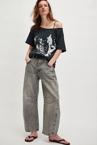 Женская футболка Daydreamer Queen 1975 Off-the-Shoulder, цвет: Чёрный — фото 3