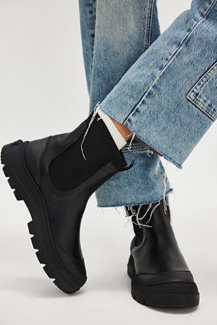 MOTHER The Dazzler Flood Jeans