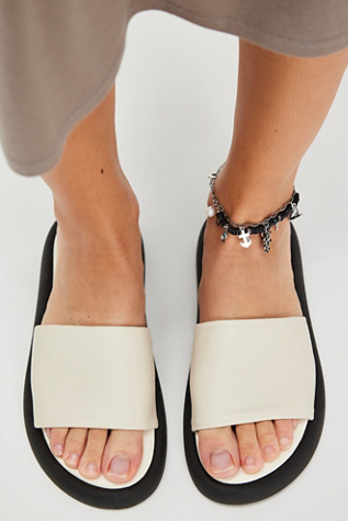 Wrenly Slip-On Sandals by Free People in Tan, Size: US 7