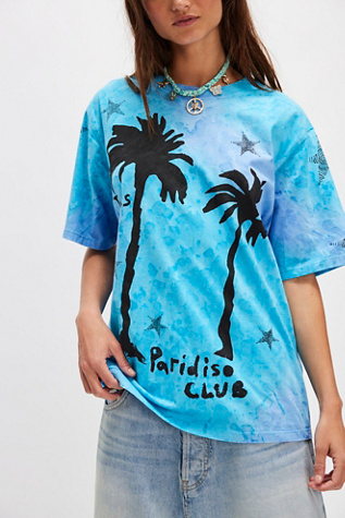 The Tales Palm Beach Club Tee en Blue, pour femme chez Free People