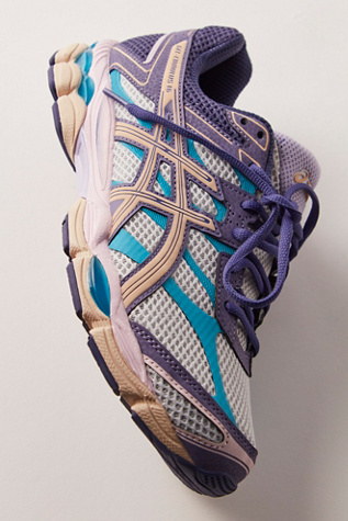 ASICS GEL-CUMULUS 16 Sneakers at Free People, Size: US 7 M