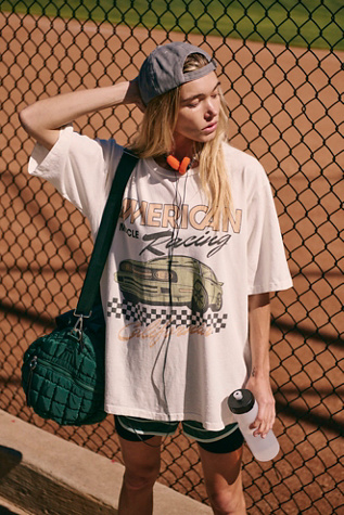 T-shirt Boyfriend Racing Original Retro Brand en Ivoire, pour femme chez Free People