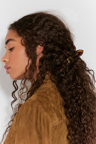 Wakes Floral Claw Clip