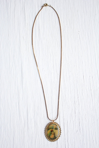 Женские колье Moons + Junes Vintage Victorian Peacock Pendant Selected, цвет: Разноцветный — фото 2