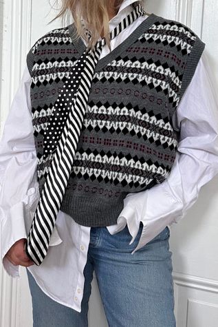 Vintage Lightweight Gray Fair Aisle Patterned Vee Neck Sweater Vest Selected by KA.TL.AK