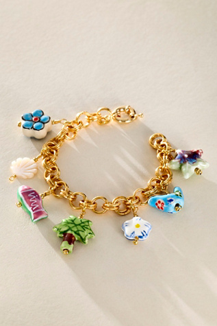 Bracelet Paja Bonne Idée par Pajarolimon en Or & Breloques, pour femme chez Free People